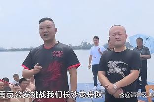 巴萨丢球！巴萨禁区内后点防守漏人！对手直接凌空抽射破门！